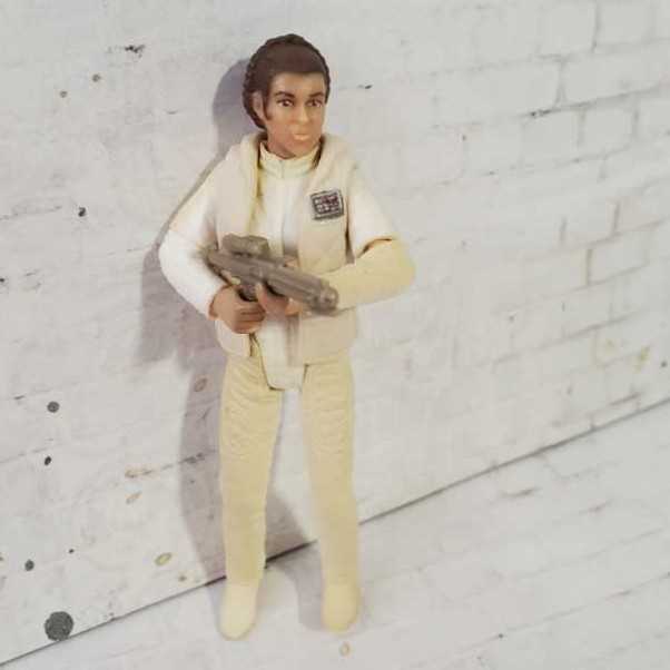 R3-A2 , Princess Leia , Tauntan , Luke Skywalker , and Chewbacca - Star Wars (The Empire Strikes Back) (Star Wars Battle of Hoth) - Hasbro (Star Wars) action figure collectible [Barcode 076930267035] - Main Image 3