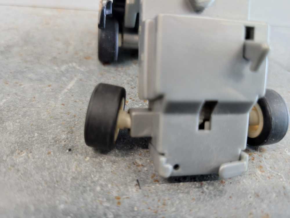 Runabout 1st (Robot Mode) - Hasbro (1986) action figure collectible - Main Image 4