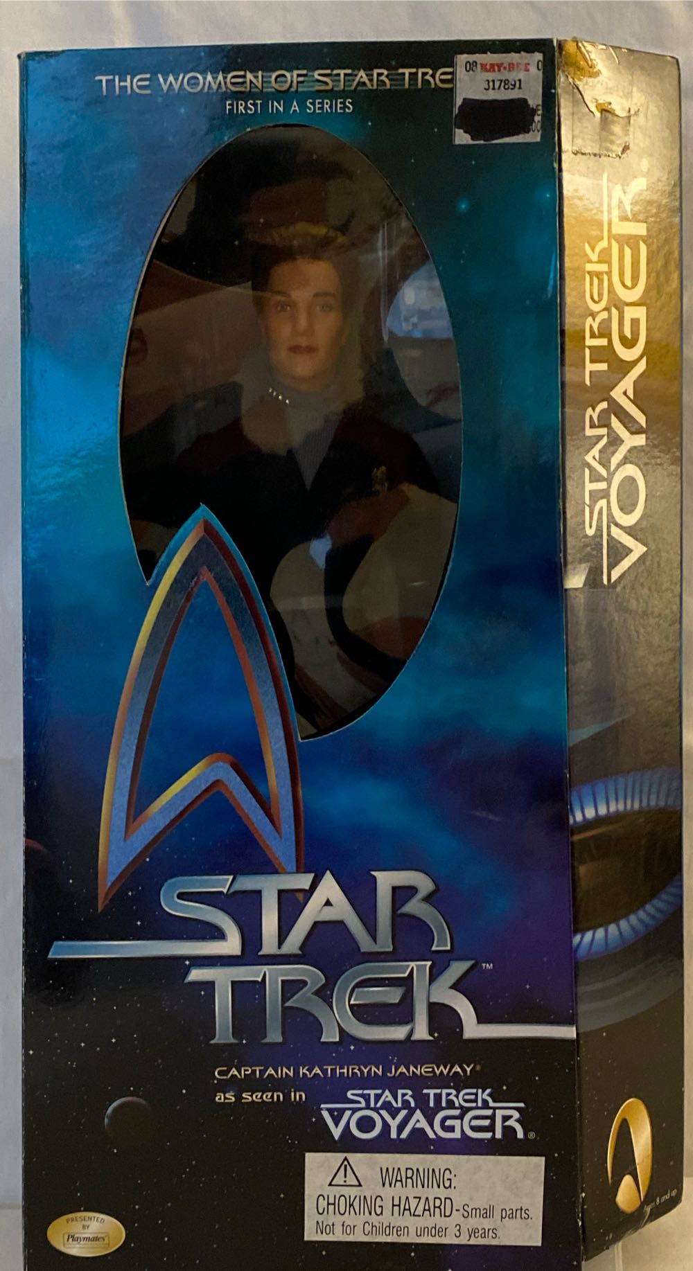 Women Of Star Trek:  Star Trek Voyager Captain Kathryn Janeway - Playmates (Star Trek - Voyager) action figure collectible [Barcode 043377655039] - Main Image 4