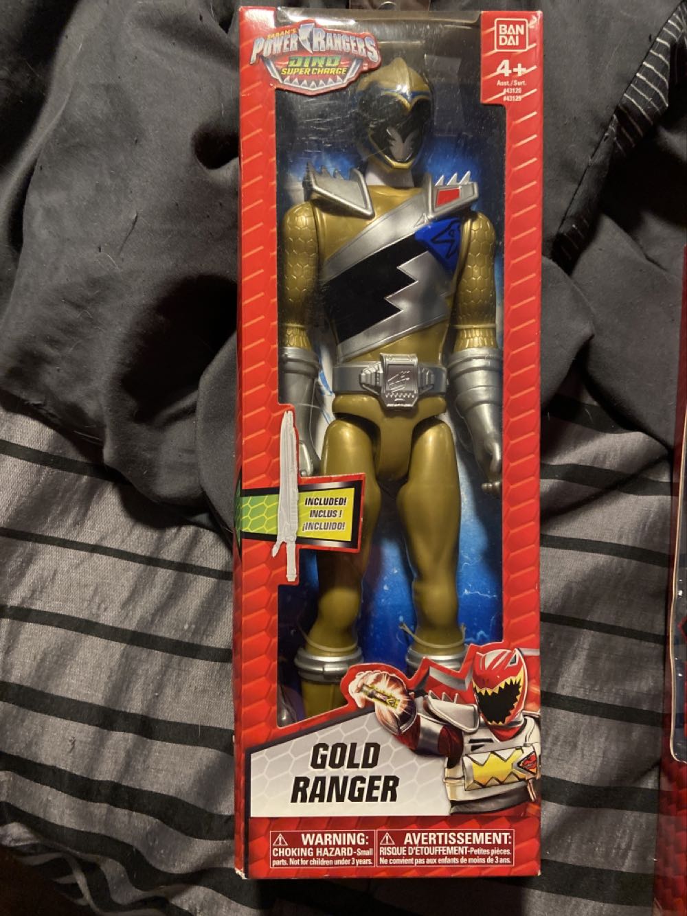 Power Rangers Dino Super Charge Gold Ranger  action figure collectible [Barcode 045557431259] - Main Image 2