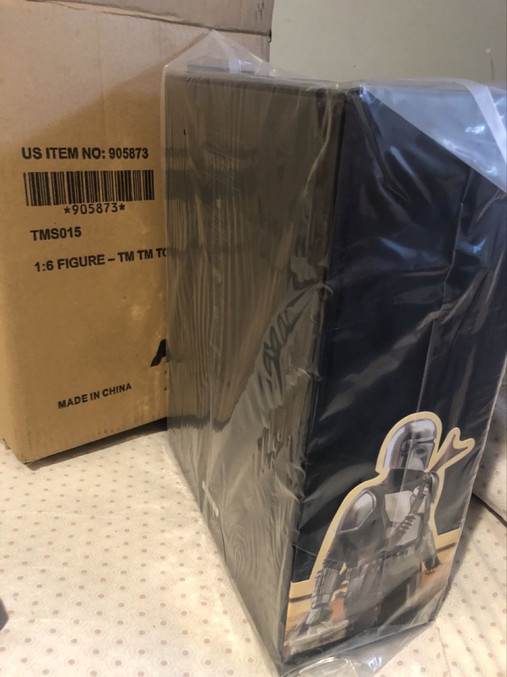 The Mandalorian & The Child - Hot Toys / Side Show (1/6th Scale) action figure collectible [Barcode 4895228604774] - Main Image 2