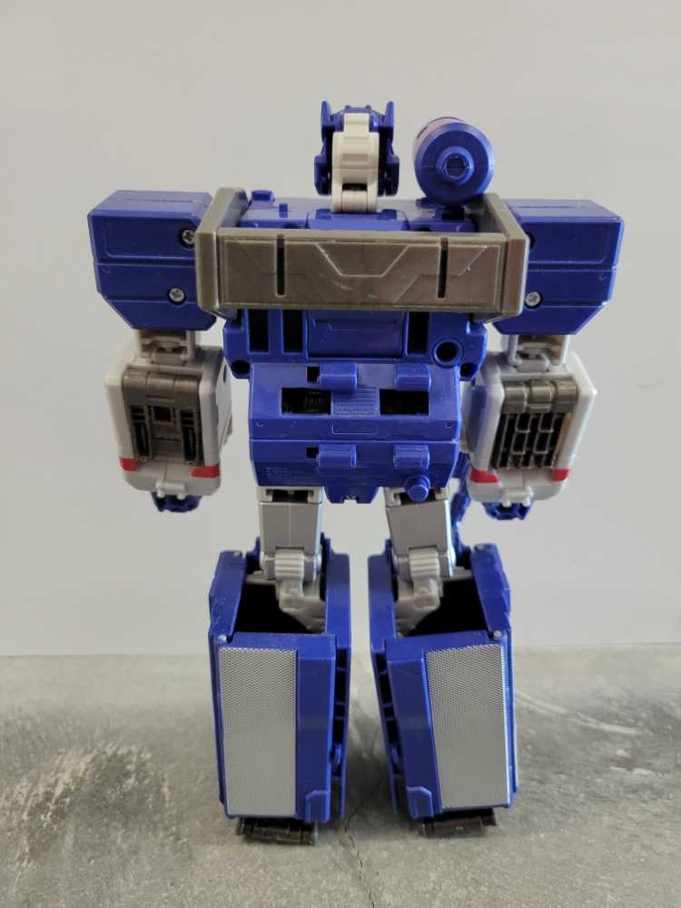 Soundwave & Soundblaster Robot Mode - Hasbro (Titans Return) action figure collectible - Main Image 3