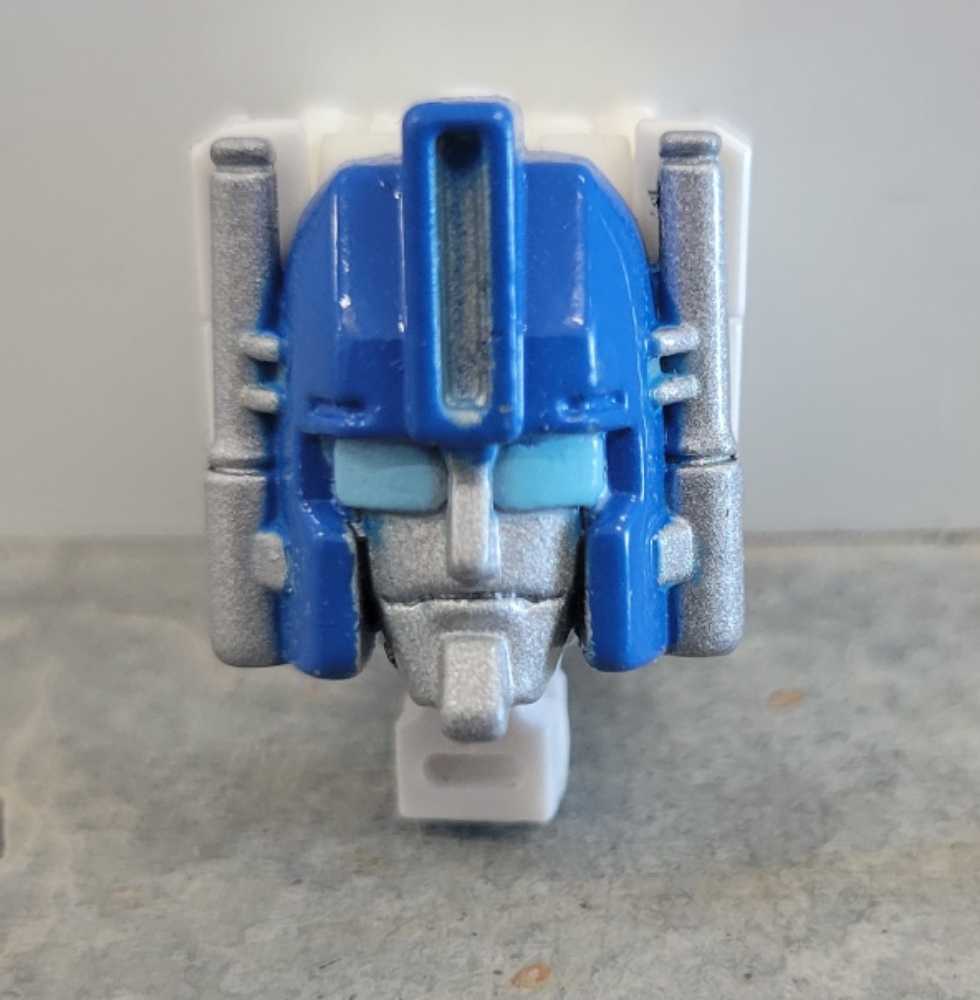 Ultra Magnus  - Hasbro (Titans Return) action figure collectible - Main Image 2