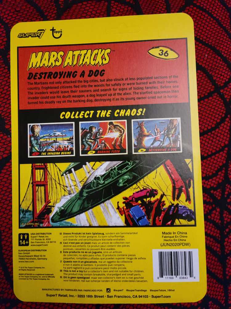 Mars Attacks Reaction Figure Destroying A Dog - Super7 (Mars Attacks!) action figure collectible [Barcode 811169038434] - Main Image 2