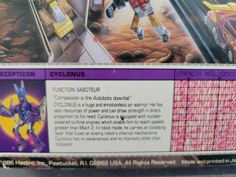 Transformers G1 Cyclonus - Hasbro (Transformers Generation 1) action figure collectible [Barcode 038976059883] - Main Image 3