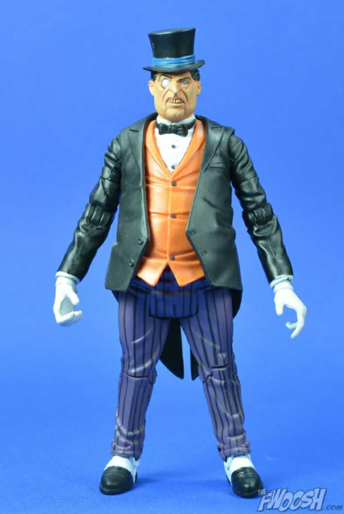 DC Universe Classics, Wave 1: Penguin - Mattel (DC Comics - Super Heroes) action figure collectible - Main Image 2