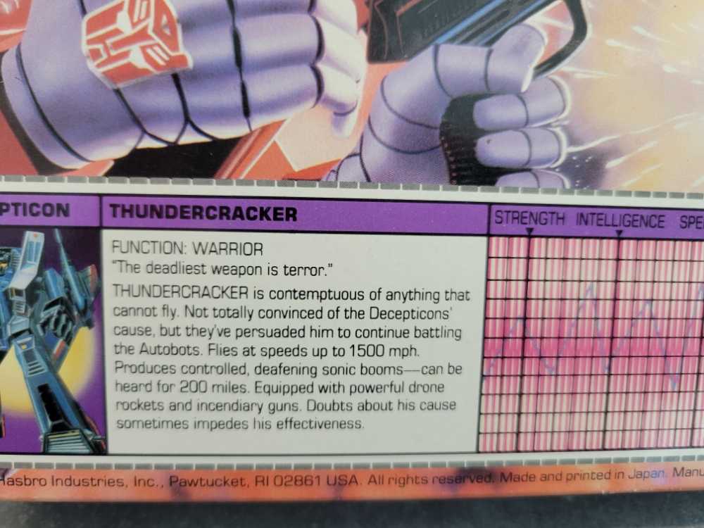 Thundercracker - Hasbro (Transformers - Generation 1) action figure collectible [Barcode 038976057827] - Main Image 3