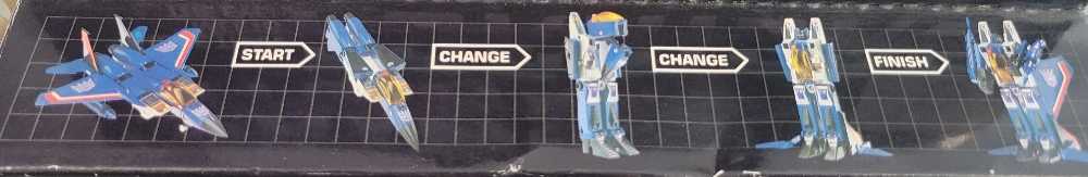 Thundercracker - Hasbro (Transformers - Generation 1) action figure collectible [Barcode 038976057827] - Main Image 4