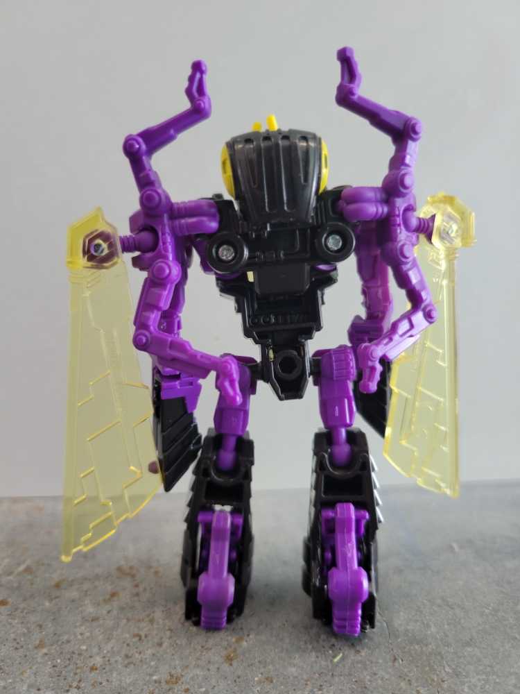 Kickback Robot Mode - Hasbro (Titans Return) action figure collectible [Barcode 630504717007] - Main Image 3