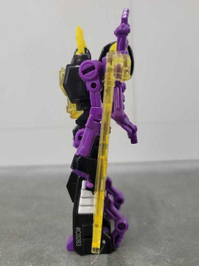 Kickback Robot Mode - Hasbro (Titans Return) action figure collectible [Barcode 630504717007] - Main Image 4