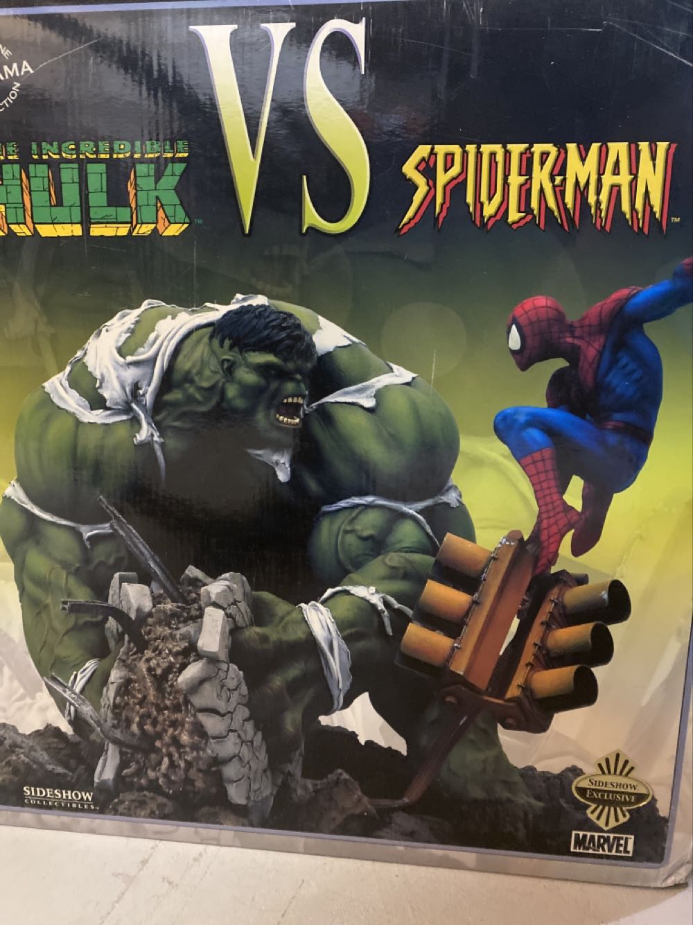 Sideshow Collectibles Hulk Vs. Spider-Man  action figure collectible [Barcode 747720207776] - Main Image 1