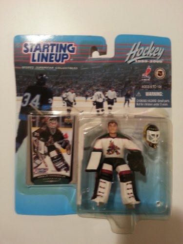 Mezco One:12 Asia Exclusive Krig (Red)