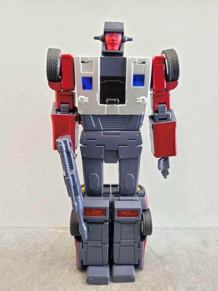 Wildrider 31-B (Magnum) - Fans Toys (Transformers G1) action figure collectible - Main Image 2