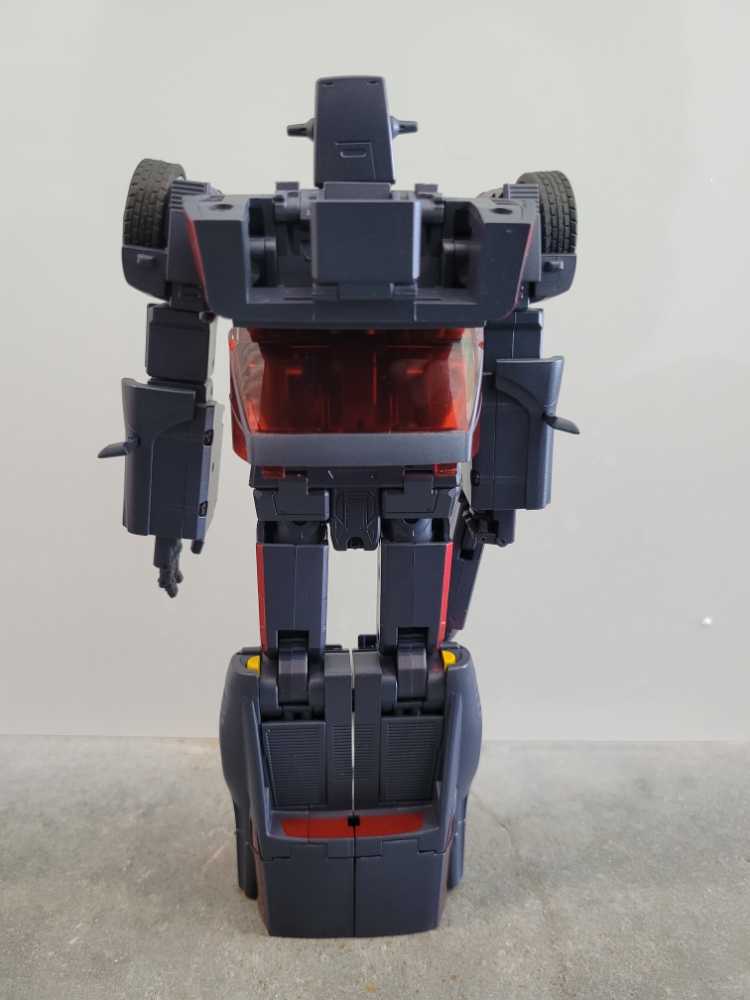 Wildrider 31-B (Magnum) - Fans Toys (Transformers G1) action figure collectible - Main Image 3