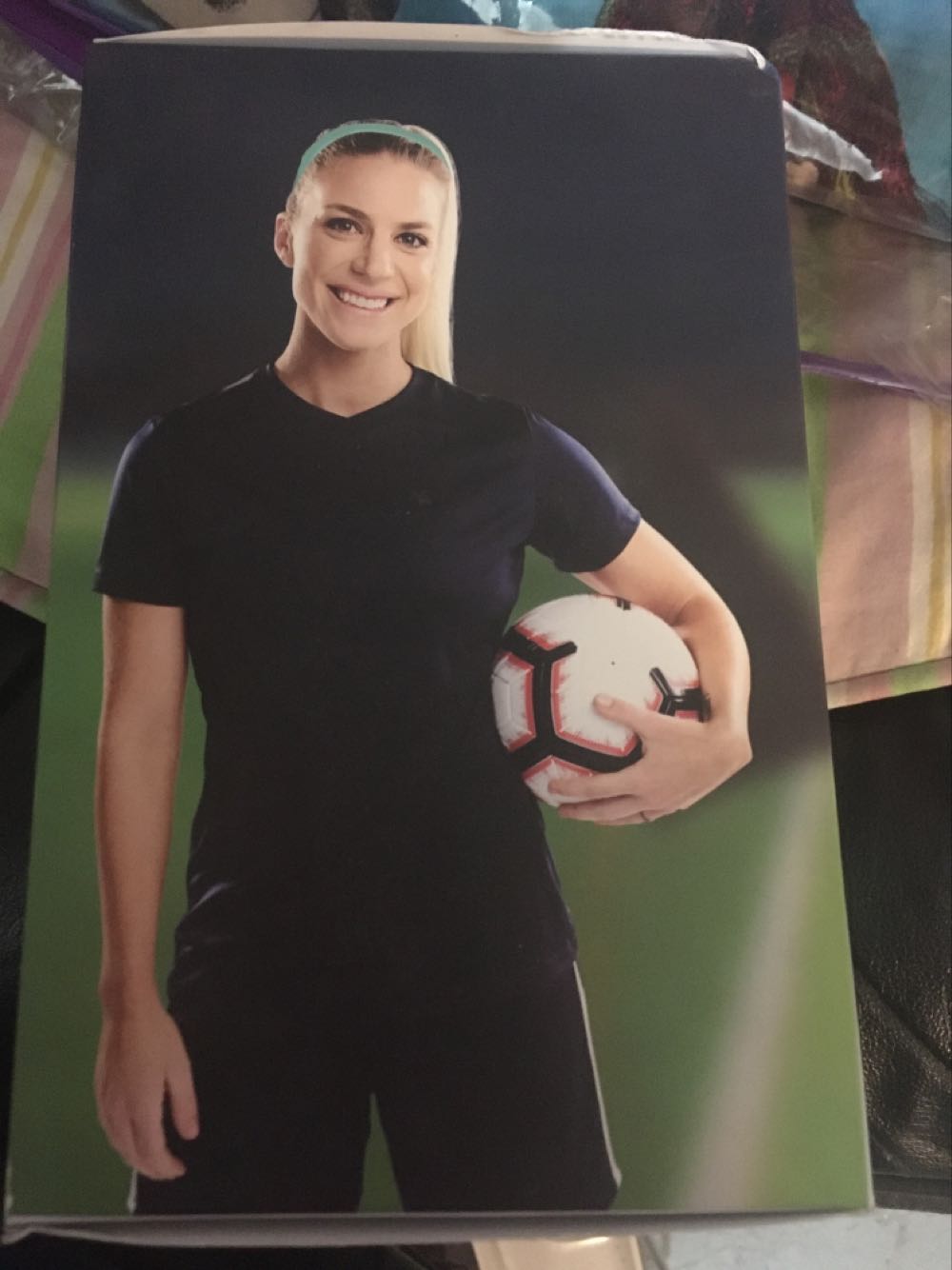 Julie Ertz Soccer #8 - CultureFly (USWNT) action figure collectible [Barcode 840070000315] - Main Image 4