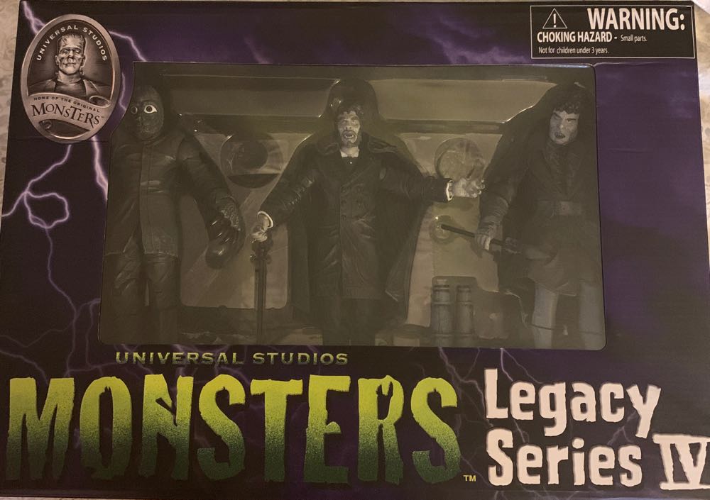 Universal Monsters: Black & White Set 4  action figure collectible [Barcode 699788181409] - Main Image 2