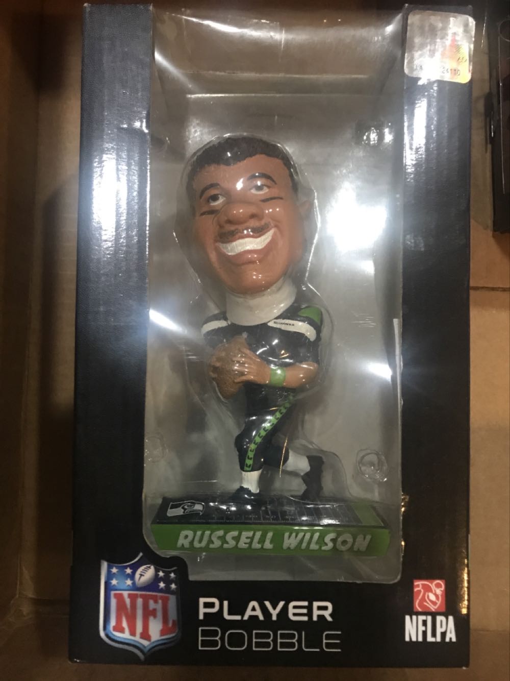 * Russell Wilson  action figure collectible - Main Image 1