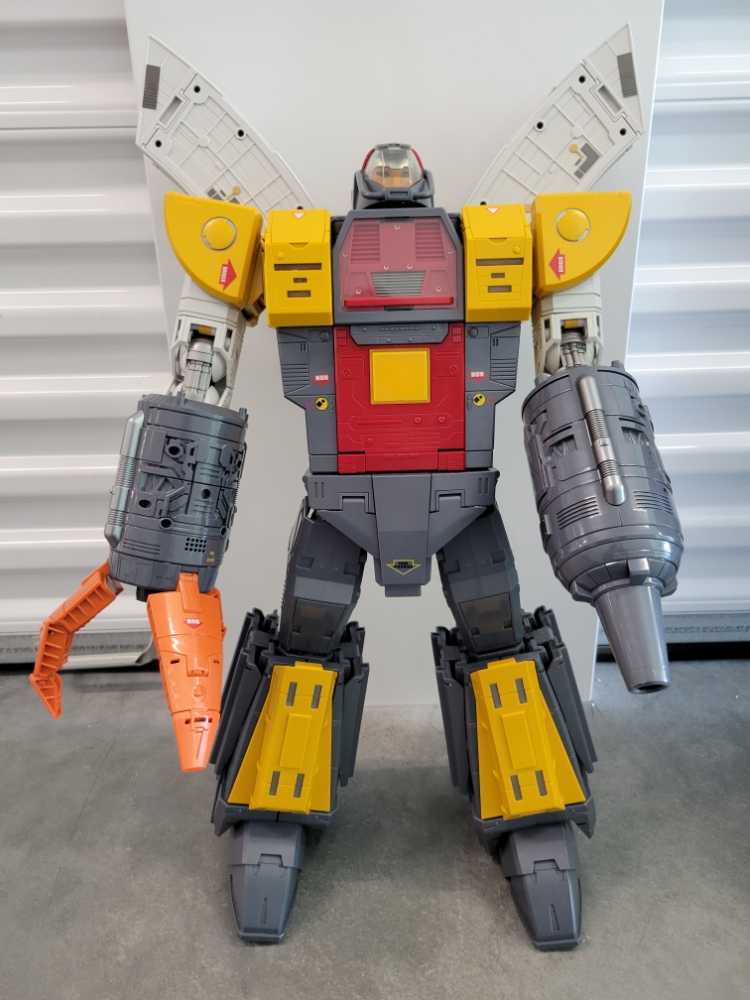 Transformers Wei Jiang Ultima Guard (Omega Supreme) - Wei Jiang (Masterpiece 1985) action figure collectible - Main Image 2