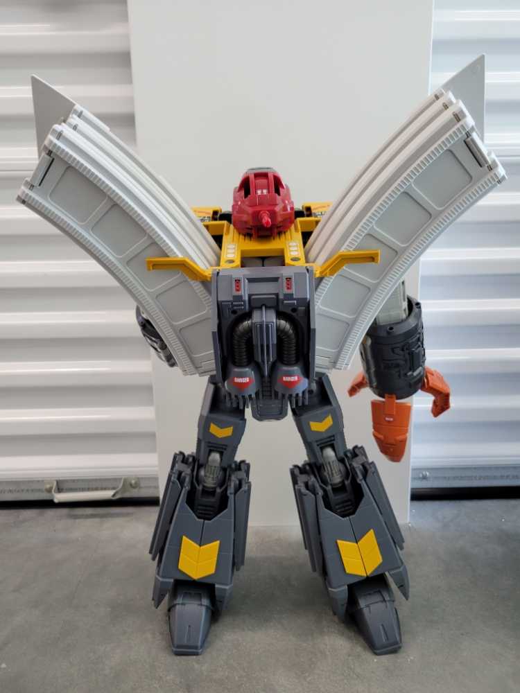 Transformers Wei Jiang Ultima Guard (Omega Supreme) - Wei Jiang (Masterpiece 1985) action figure collectible - Main Image 3