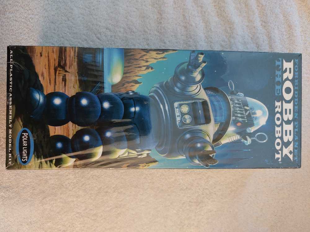 Polar Lights Robby The Robot  - Polar Lights (Forbidden Planet) action figure collectible [Barcode 858388008107] - Main Image 2