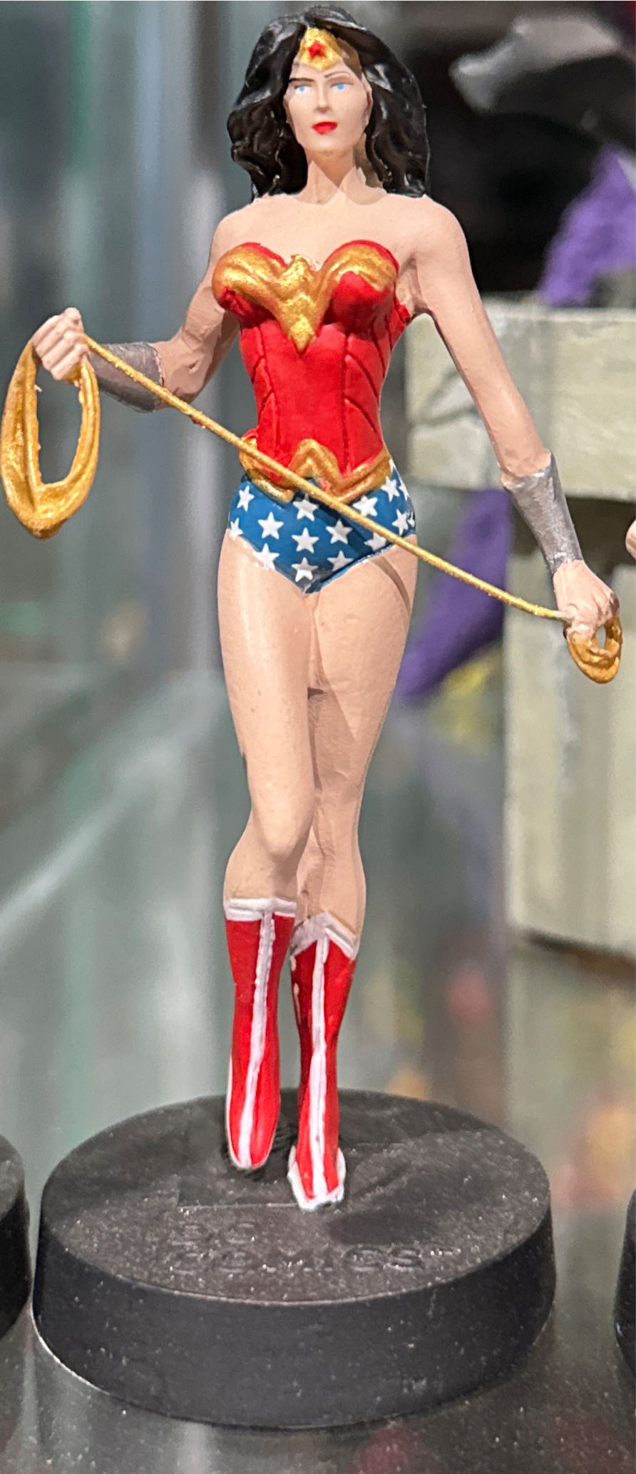 Eaglemoss Wonder Woman DC Comics Super Hero Collection Wonder Woman - Eaglemoss Collections (DC Comics Super Hero Collection) action figure collectible [Barcode 641945980578] - Main Image 3