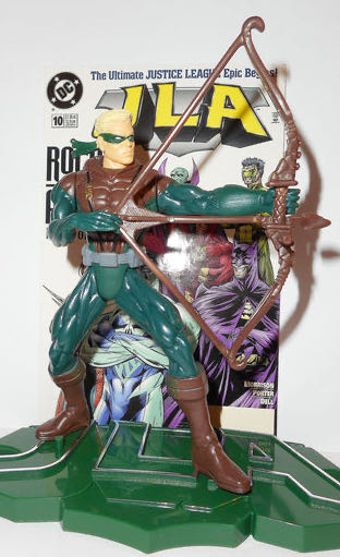 Green Arrow - Hasbo / Kenner (JLA) action figure collectible [Barcode 076281707563] - Main Image 3