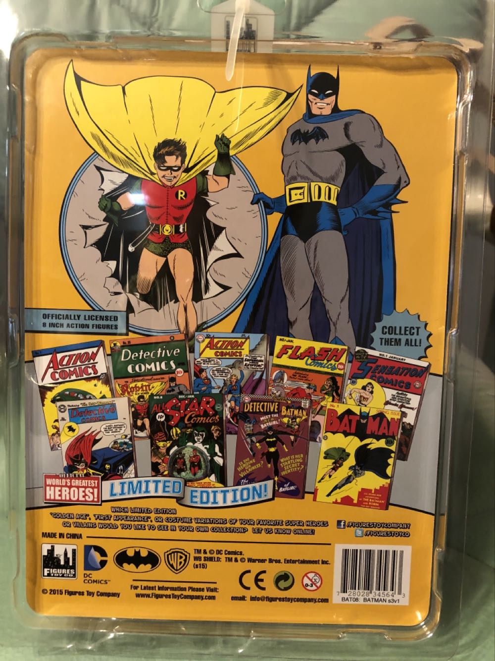 Batman - Removable Cowl - Figures Toy Company (Batman) action figure collectible [Barcode 728028345643] - Main Image 2