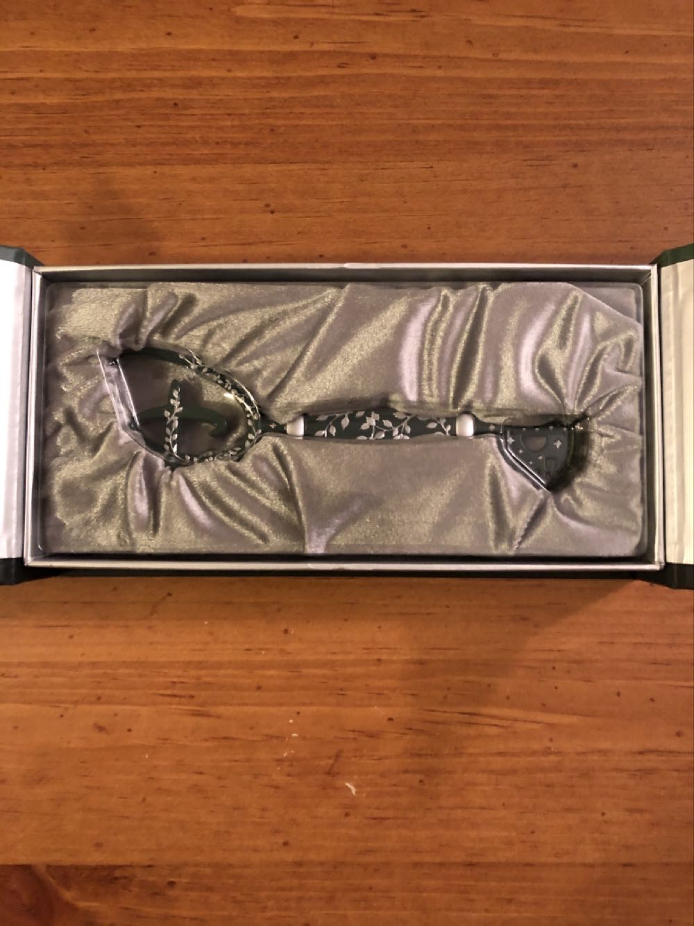 Disney Store Opening Ceremony Key  action figure collectible - Main Image 2