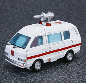 Ratchet (MP-30) - Takara Tomy (Masterpiece Transformers) action figure collectible - Main Image 2