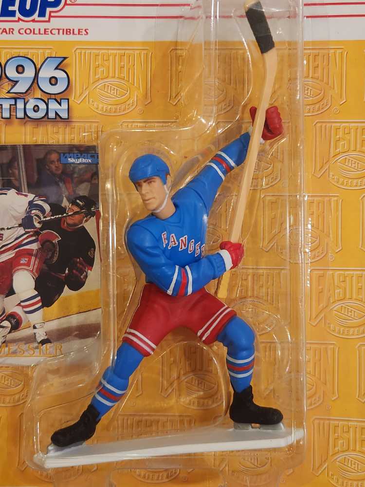 Mark Messier • New York Rangers - Kenner (Starting Lineups: Hockey) action figure collectible [Barcode 076281691541] - Main Image 3