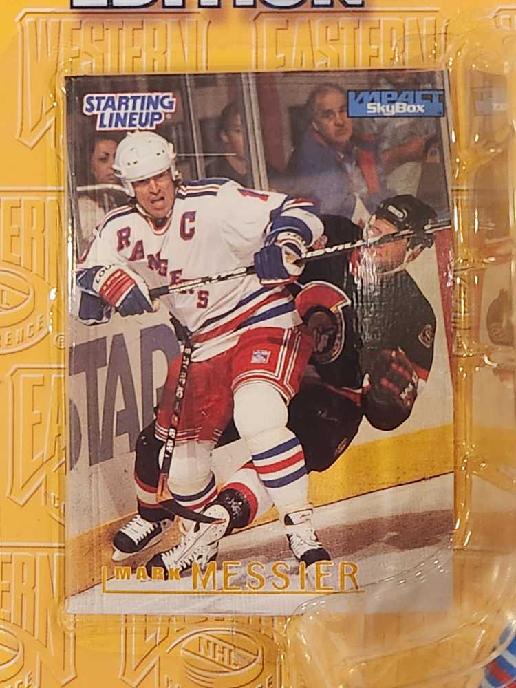 Mark Messier • New York Rangers - Kenner (Starting Lineups: Hockey) action figure collectible [Barcode 076281691541] - Main Image 4
