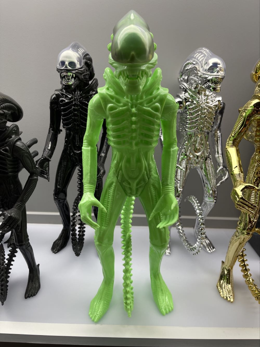 Gentle Giant Jumbo Glow In The Dark 35th Anniversary Alien - Gentle Giant LTD action figure collectible [Barcode 871810010882] - Main Image 2