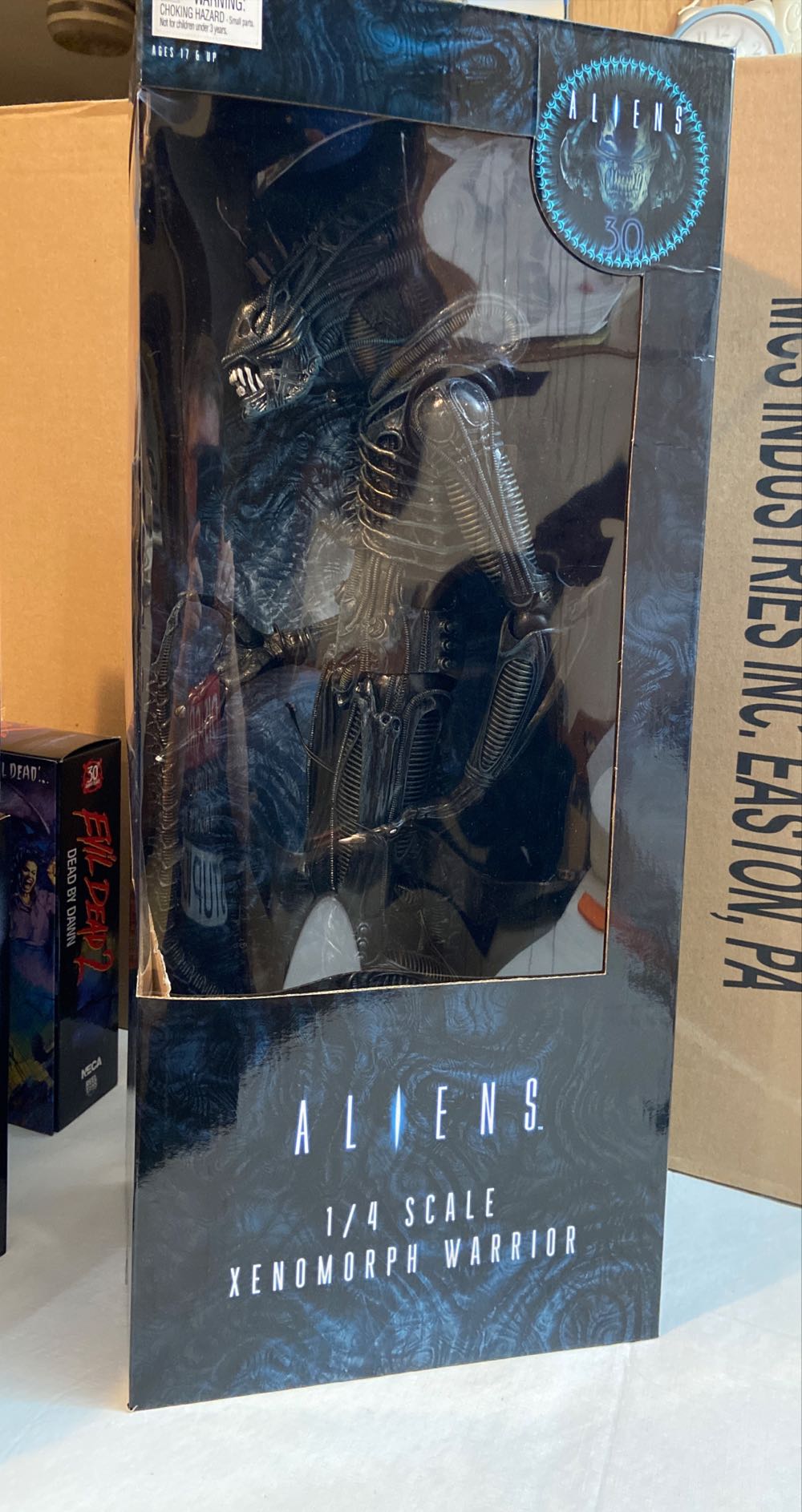 Aliens Xenomorph Warrior, 1/4 Scale (Aliens) - Neca (Alien) action figure collectible [Barcode 634482513637] - Main Image 2