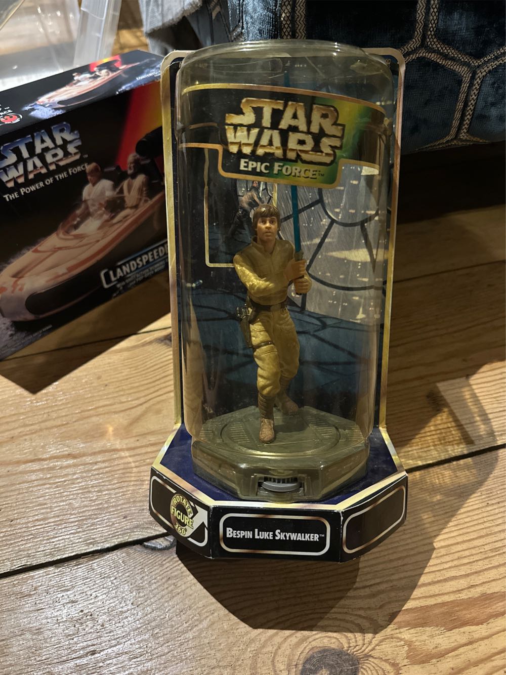 Bespin Luke Skywalker - Kenner / Hasbro (Space/Sc-Fi) action figure collectible [Barcode 076281697628] - Main Image 3