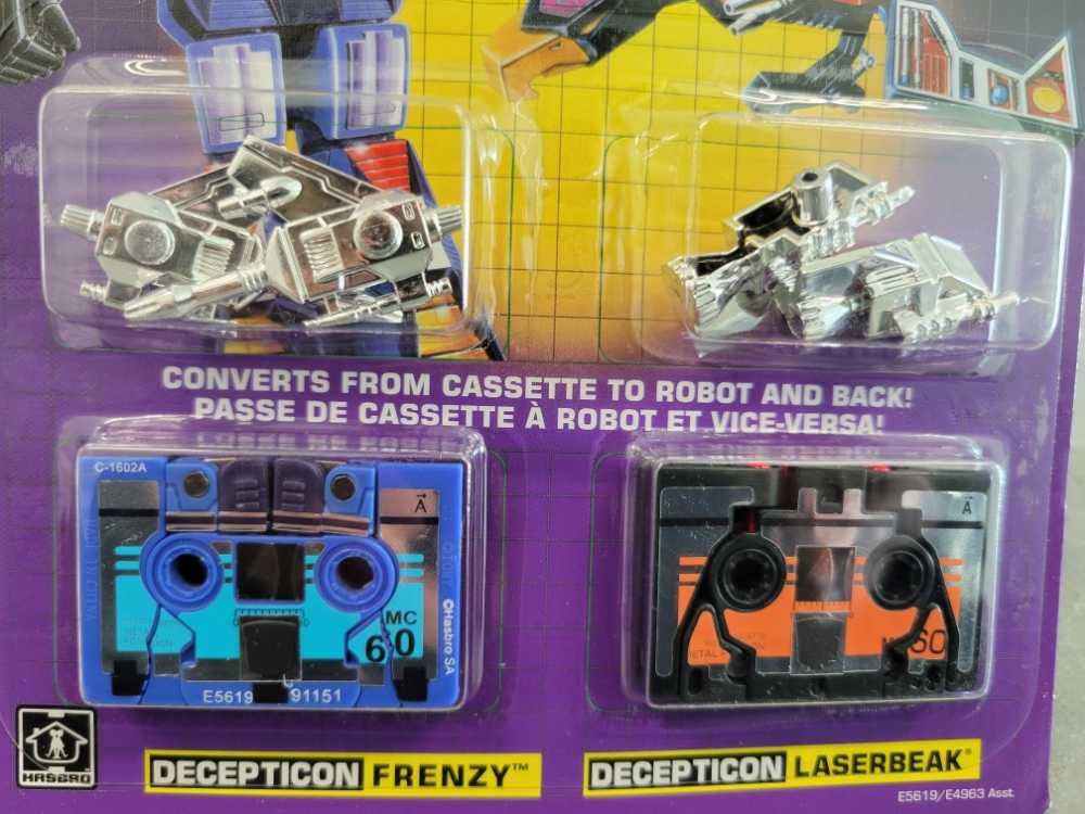 Frenzy And Laserbeak Wal-Mart  - Hasbro (Reissue) action figure collectible - Main Image 3