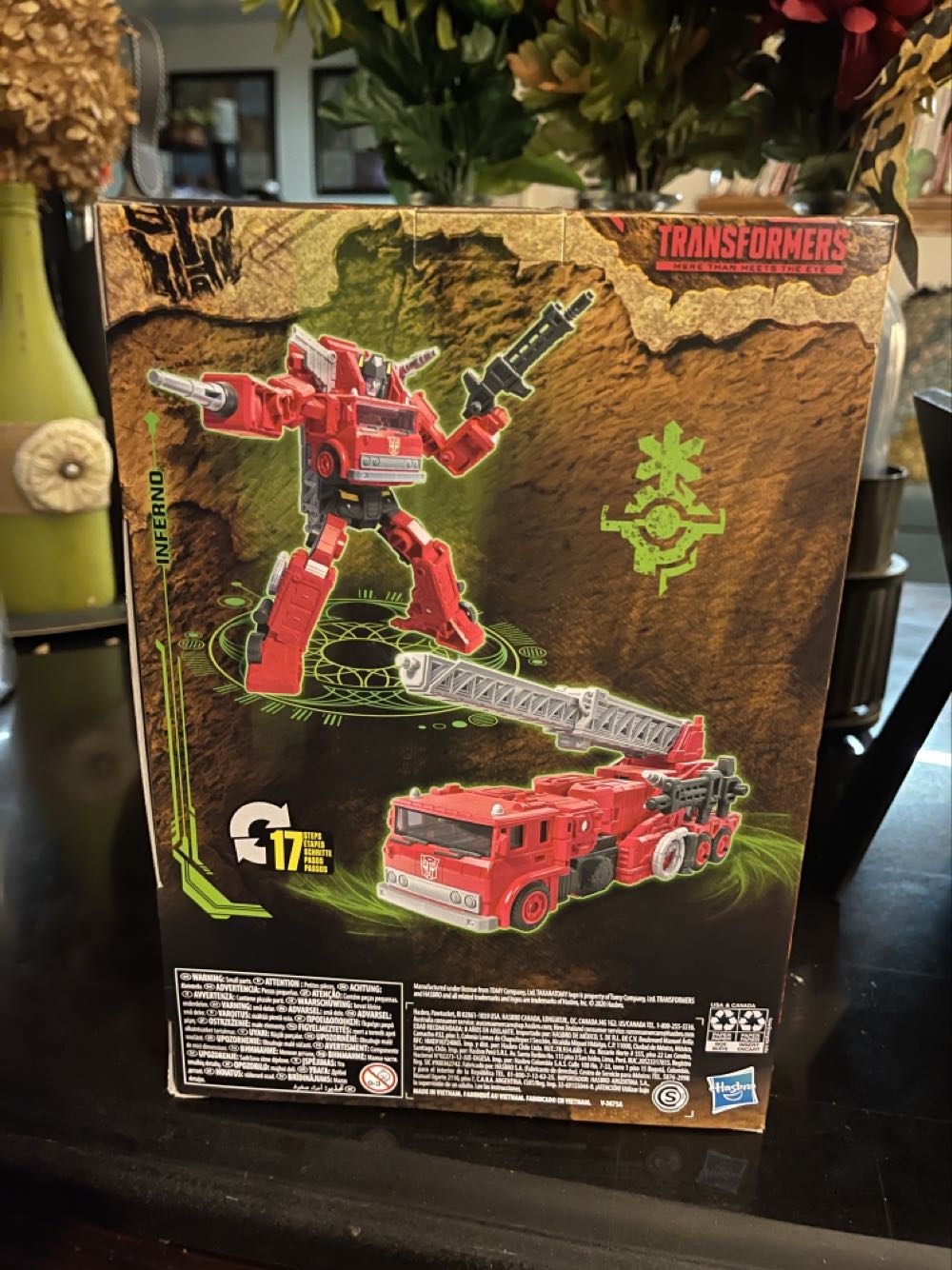 WFC K19 Inferno - Hasbro / Takara Tomy (The Transformers) action figure collectible [Barcode 5010993792412] - Main Image 4