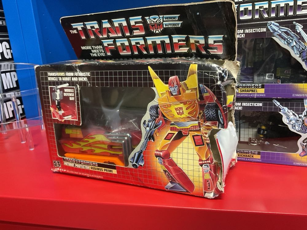 Rodimus Prime - Hasbro (Generation 1) action figure collectible [Barcode 038976058589] - Main Image 4