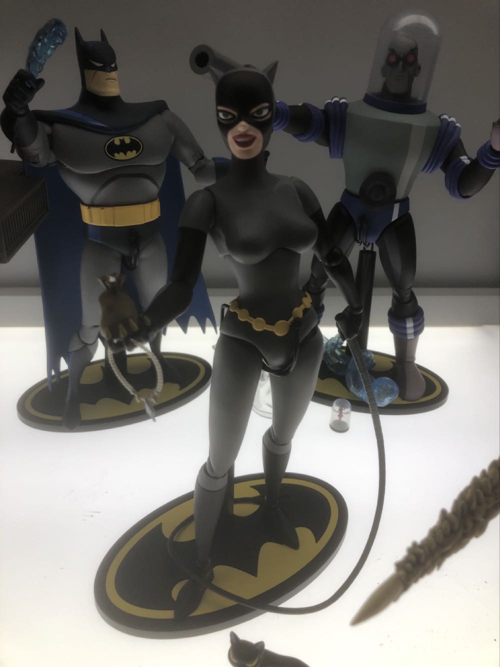 MONDO- Catwoman 1:6 Scale LE Mondo Store Exclusive - Mondo (Batman: The Animated Series) action figure collectible - Main Image 2