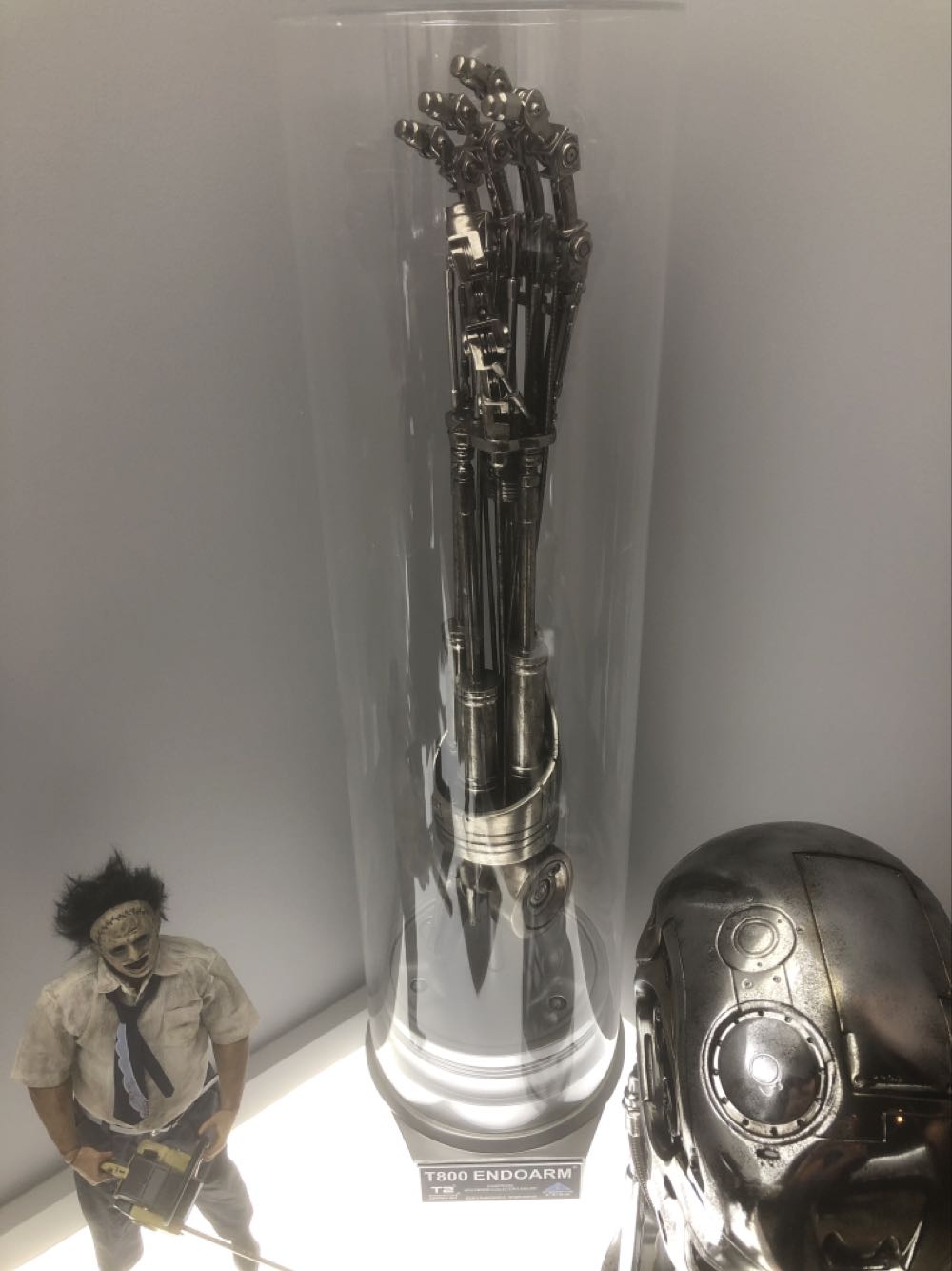 T-800 Endoarm - Hollywood Collector’s Gallery action figure collectible - Main Image 2