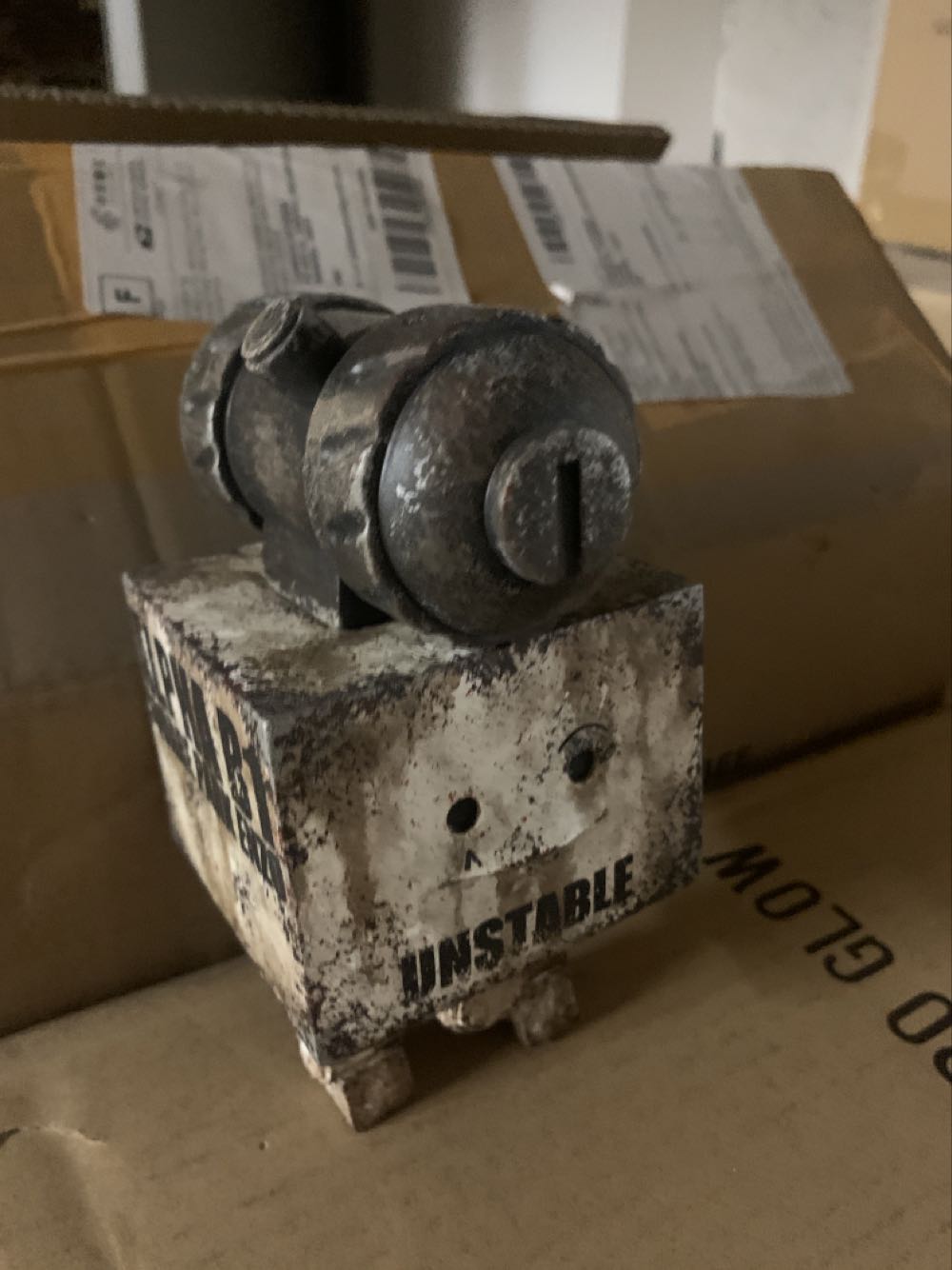 Square - ThreeA action figure collectible - Main Image 2