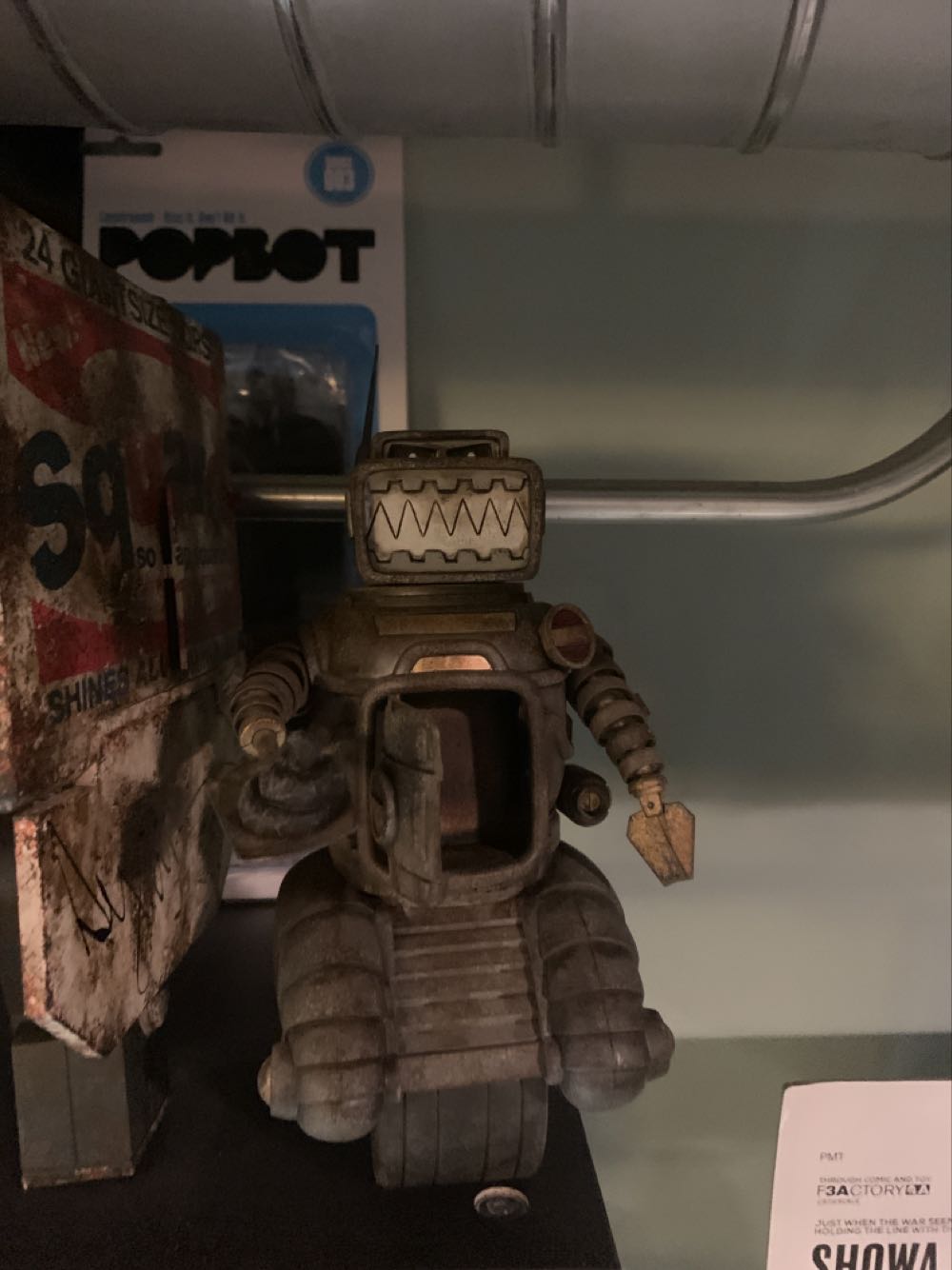 Ro Jaws “Brown” - ThreeA action figure collectible - Main Image 2