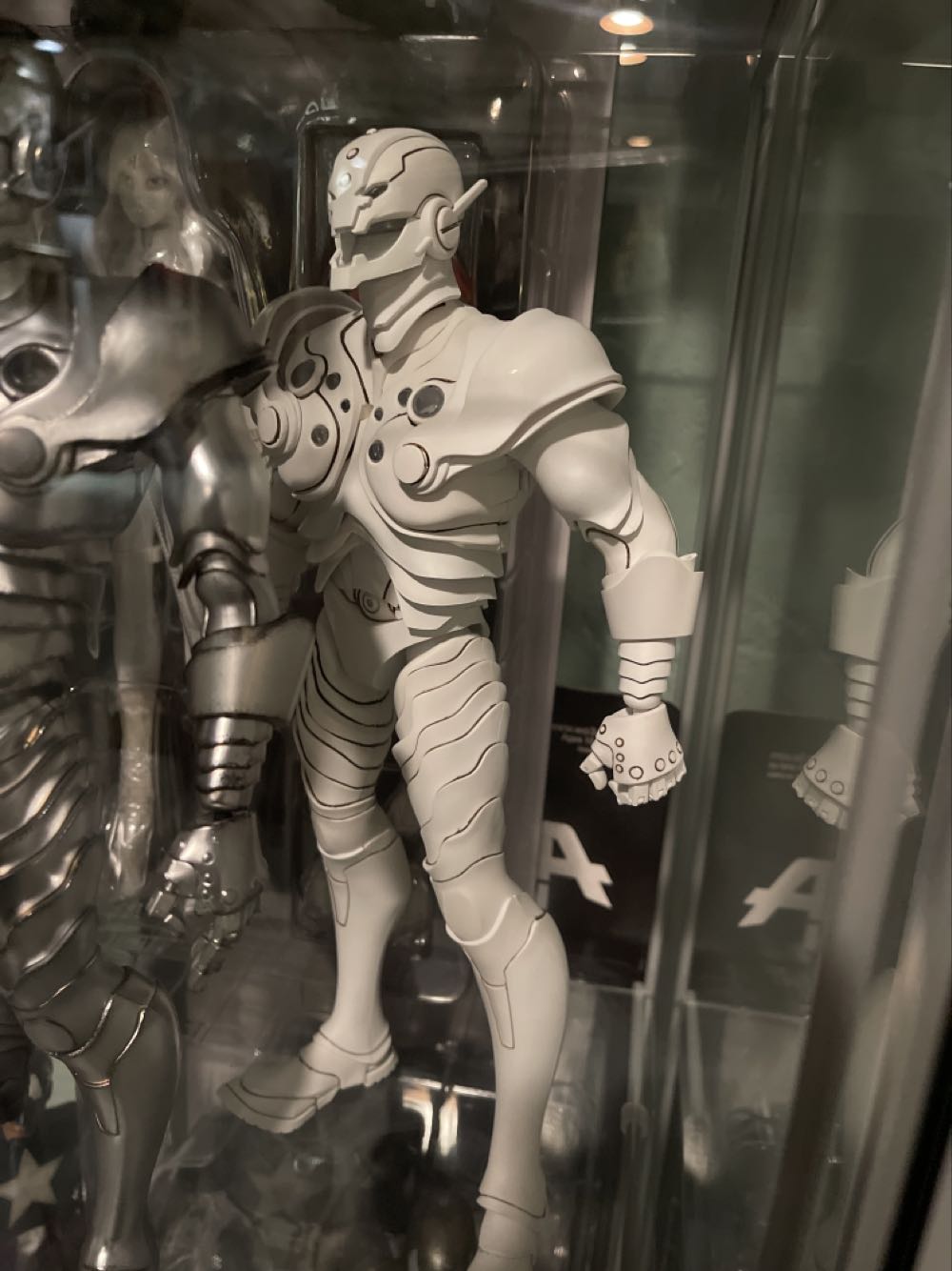 Ultron Ghost Edition - ThreeA action figure collectible [Barcode 8406861002016] - Main Image 2