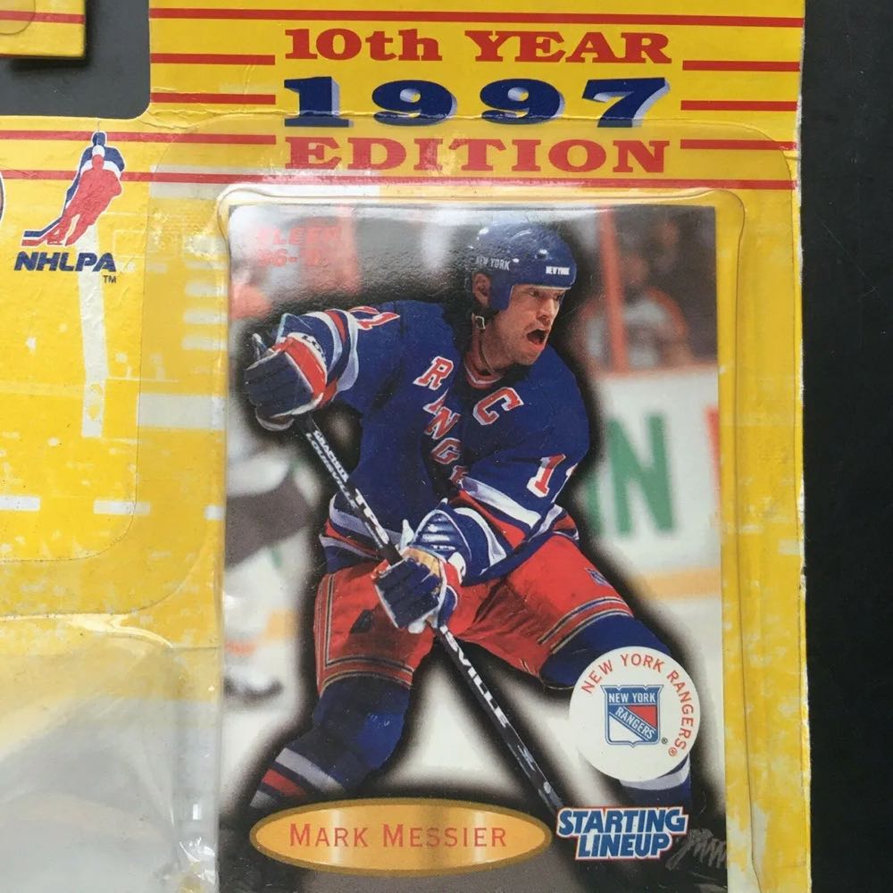 SL Mark Messier - Kenner (NHL Great) action figure collectible [Barcode 076281695518] - Main Image 3