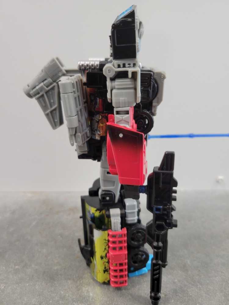 Optimus Prime G2 Laser Version With Refractor Chaos On Velocitron Toys"R"Us  - Hasbro (Transformers Titans Return) action figure collectible - Main Image 3