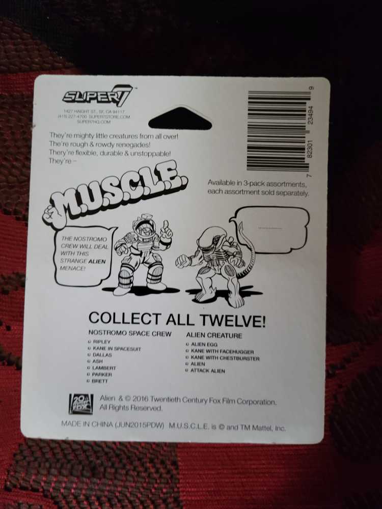 Alien M.U.S.C.L.E. Figs - Dallas, Lambert, Kane w/Chestburster - Super 7 (Alien) action figure collectible [Barcode 782301234949] - Main Image 2