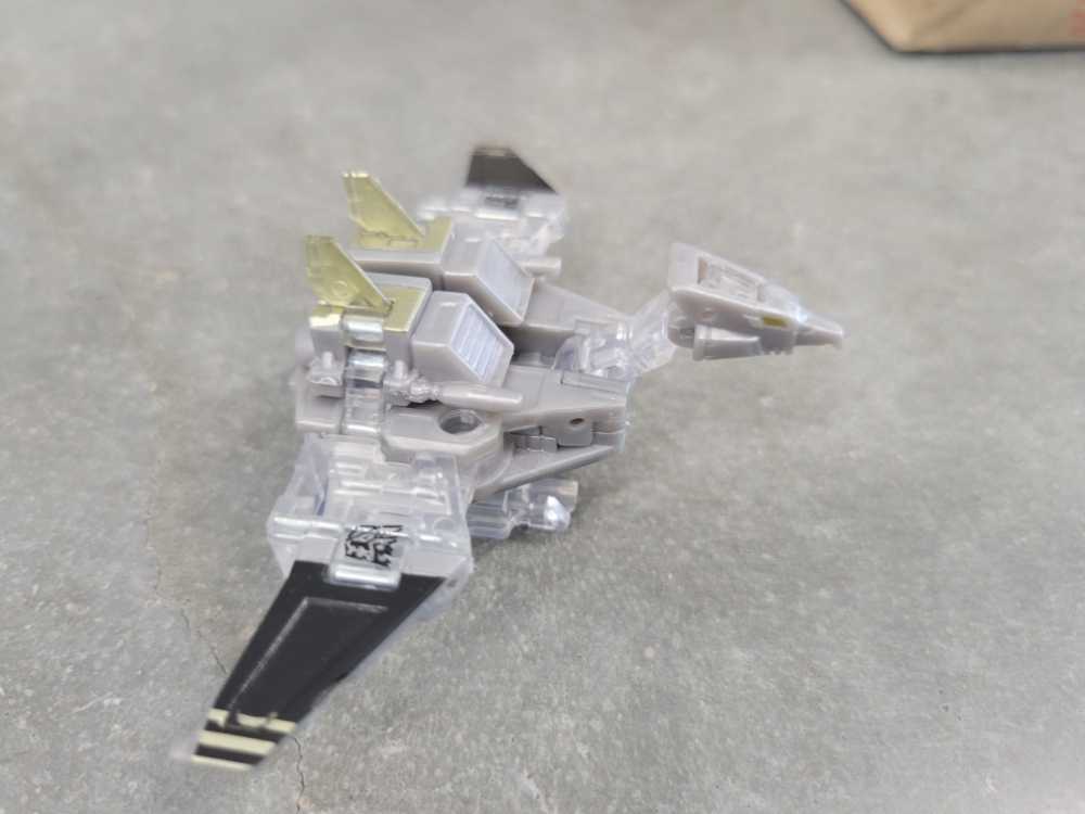 Laserbeak Year Of The Goat (Robot Mode) - Hasbro (Masterpiece) action figure collectible - Main Image 4