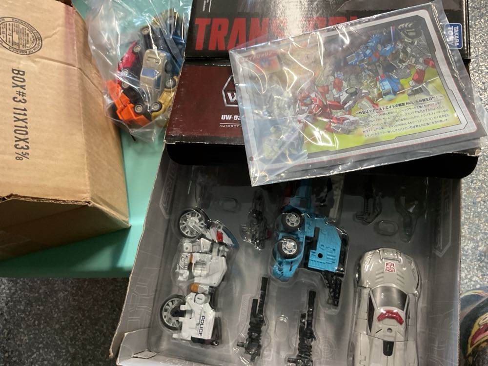 Defensor Transformers Uw03 Guardian Japan Edition Color Specification|unite Warriors Takaratomy Mall Original Figure - Takara action figure collectible [Barcode 4904810831747] - Main Image 4