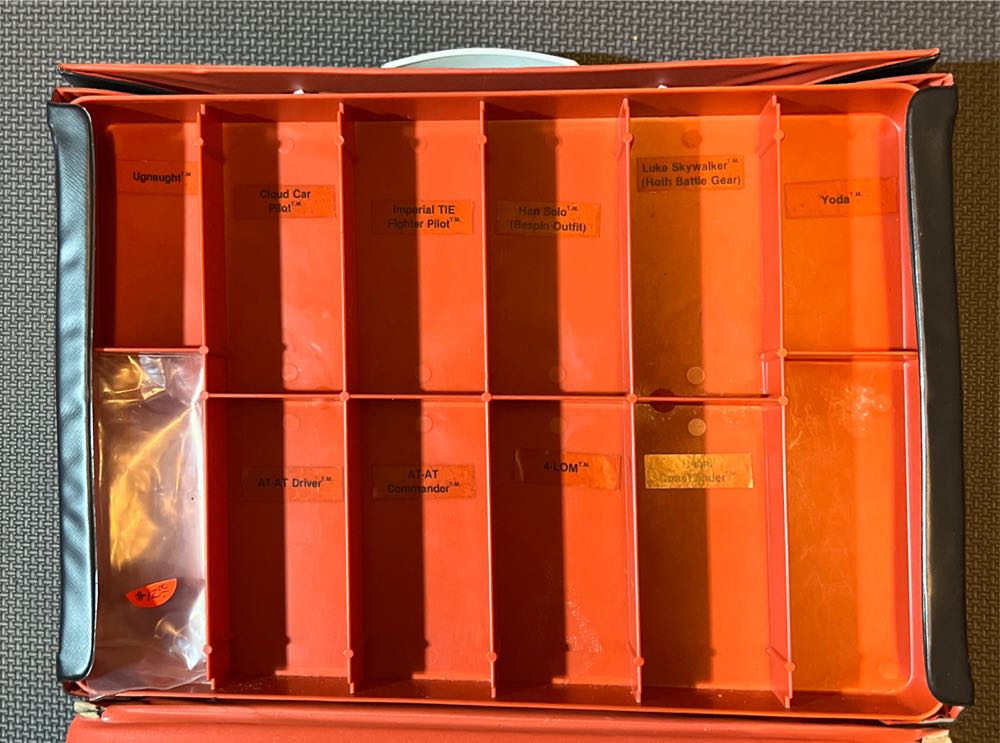 Empire Strikes Back Vinyl Figure Case - Kenner (The Empire Strikes Back) action figure collectible - Main Image 3