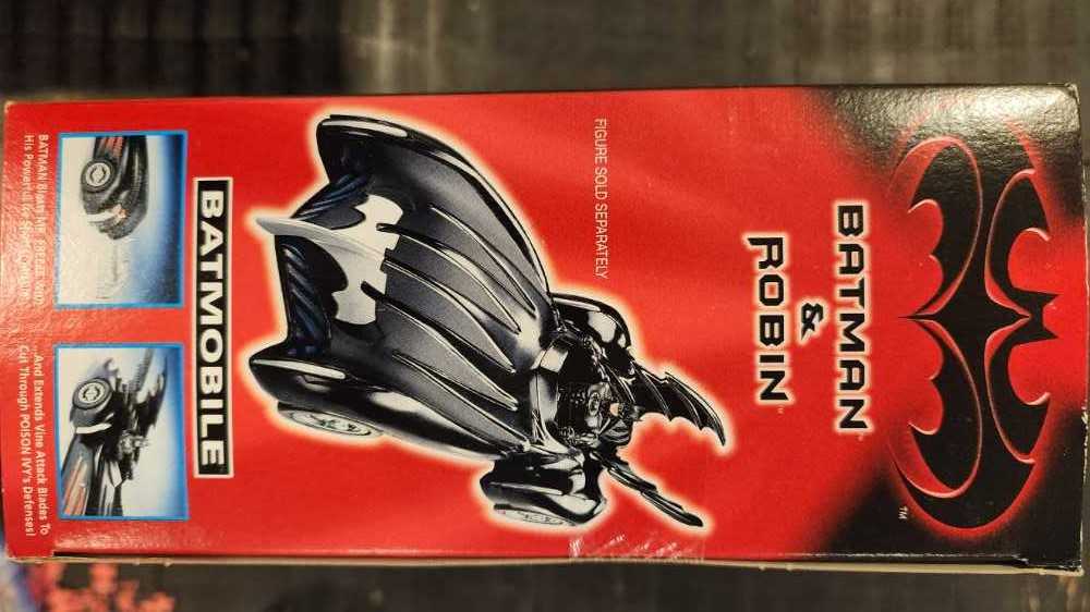 Batmobile - Kenner (Batman: Batman & Robin) action figure collectible [Barcode 076281639369] - Main Image 4