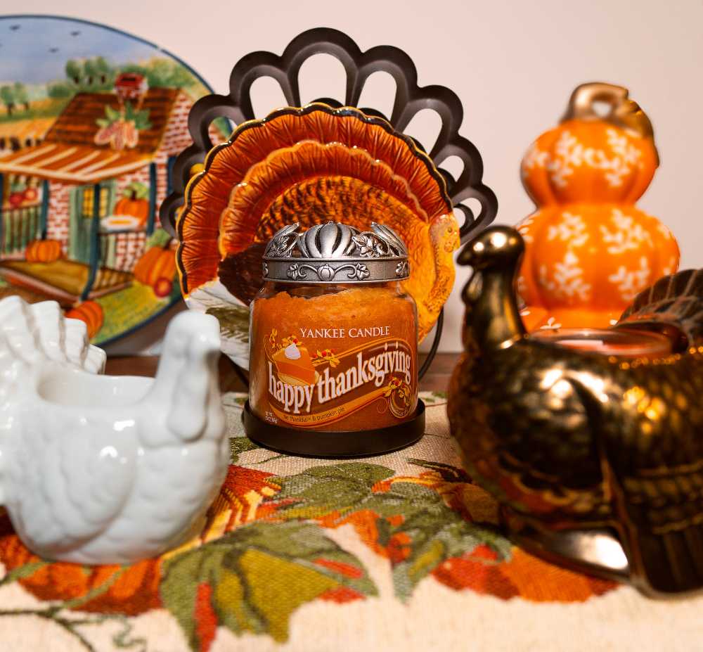 CANDLE: Thanksgiving Yankee Happy Thanksgiving 2012 - Yankee Candle (Thanksgiving Candles) action figure collectible - Main Image 3